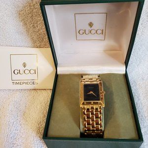 Authentic GUCCI tank watch #4200M